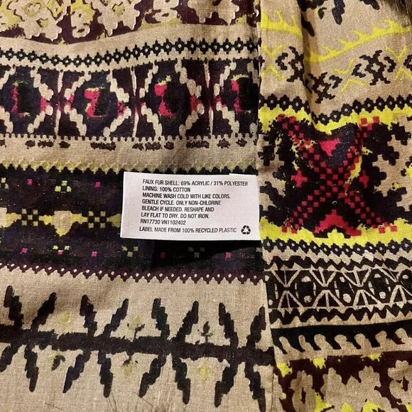 Mossimo. Size Small. Acrylic/poly Faux Fur Print Lined Vest. Open Front. GB - Picture 7 of 7